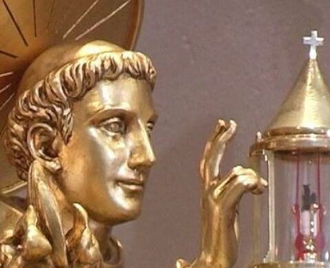 Statua e Reliquia del Santo da Padova