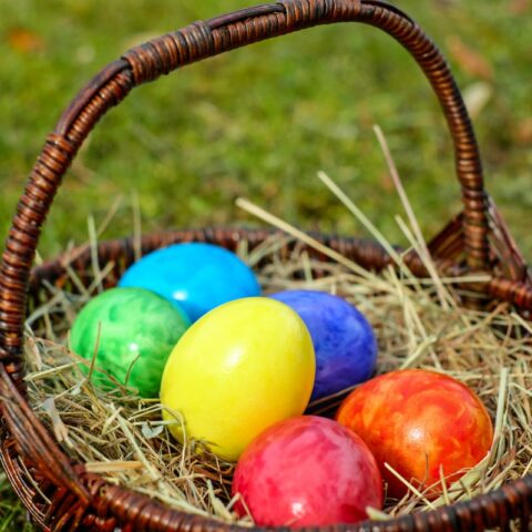 Uova di Pasqua colorate dove deriva Antica Usanza