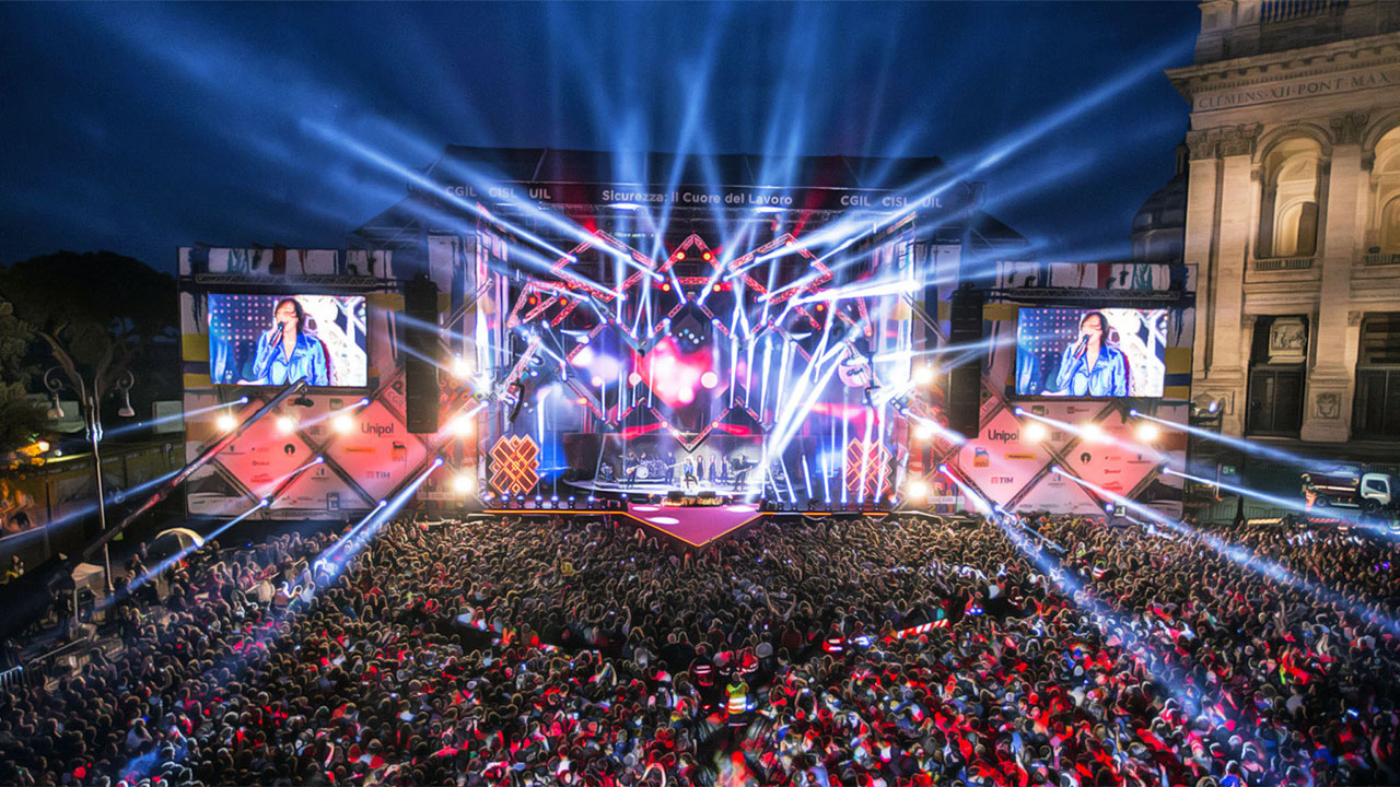 Concerto, luci e palco e pubblico