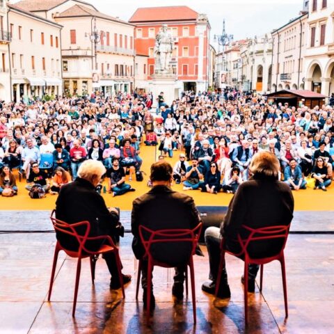 Il Festival Rovigoracconta Piazza Piena Palco