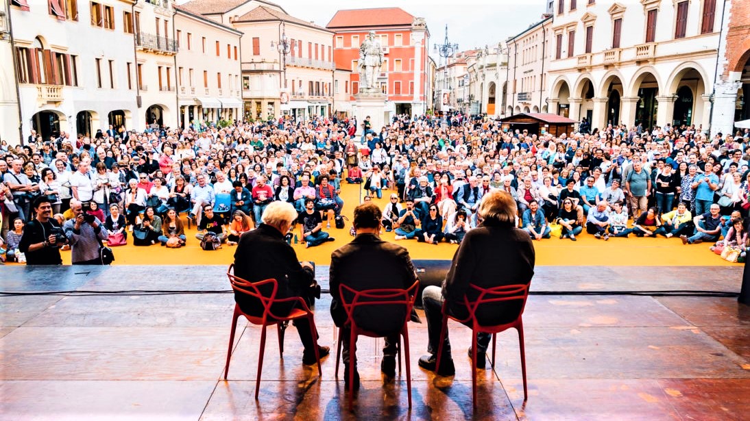 Il Festival Rovigoracconta Piazza Piena Palco