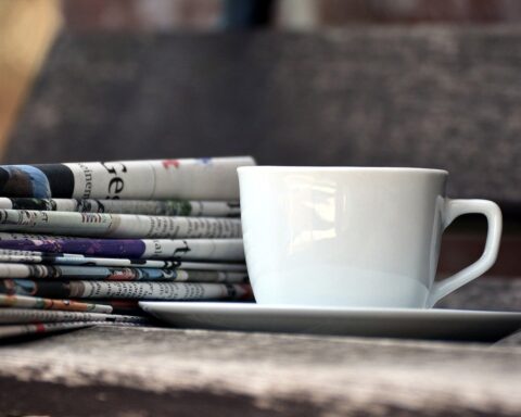 I giornali di oggi / Foto di congerdesign da Pixabay