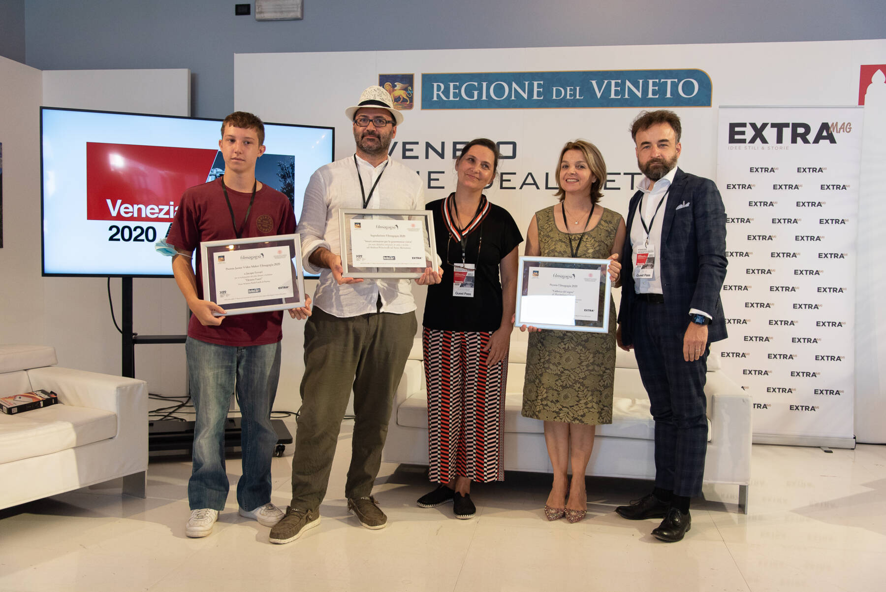 I Vincitori del Premio Filmagogia 2020 Jacopo Ferrari (Premio Junior) - Massimiliano Chicco (Premio Filmagogia) con Livia Tarisso - Andrea Princivalli e Anna Alemanno (Segnalazione) - © rossana viola Extra Lab