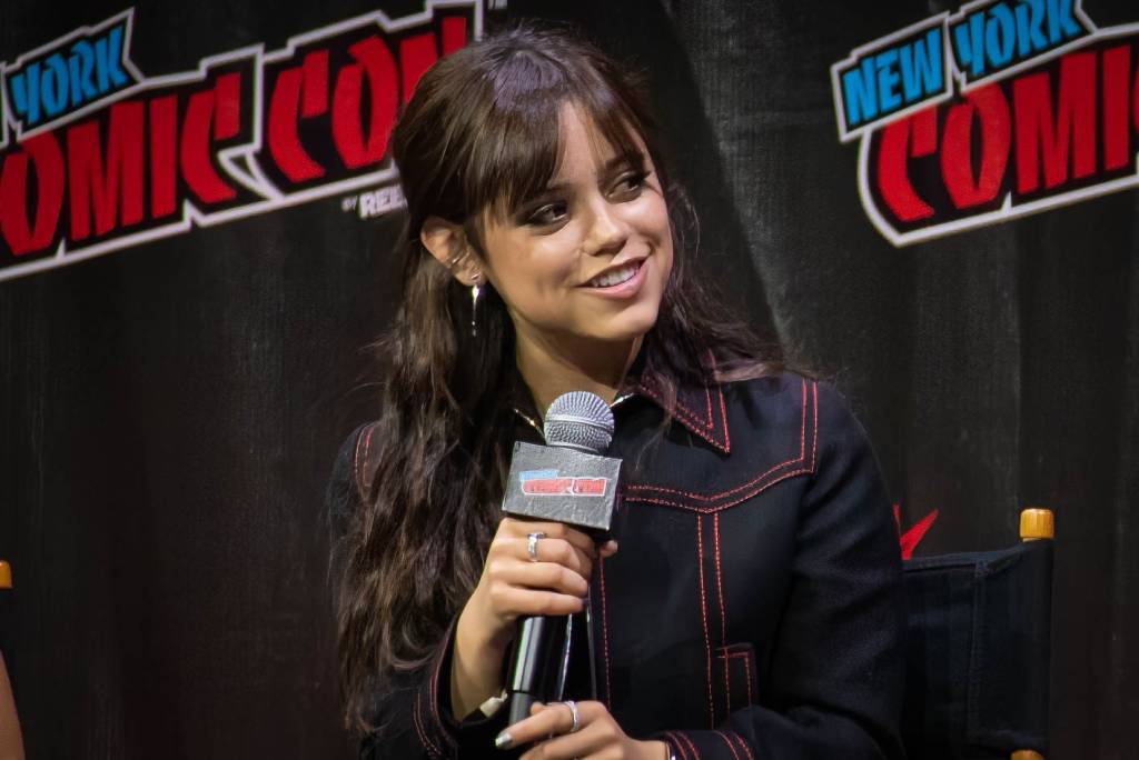 Jenna-Ortega-ph-Chris-Roth-via-Wikimedia