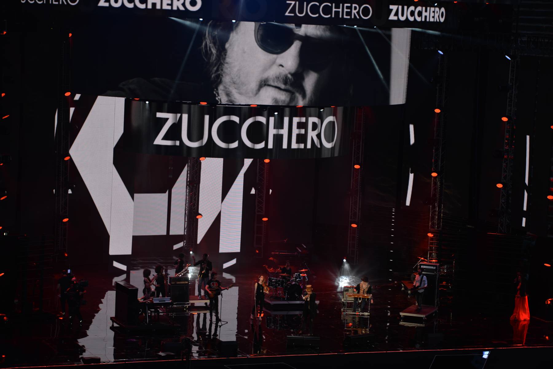 Zucchero sul palco dell'Arena di Verona (Ph. Raphael Mair via Wikimedia 2016)