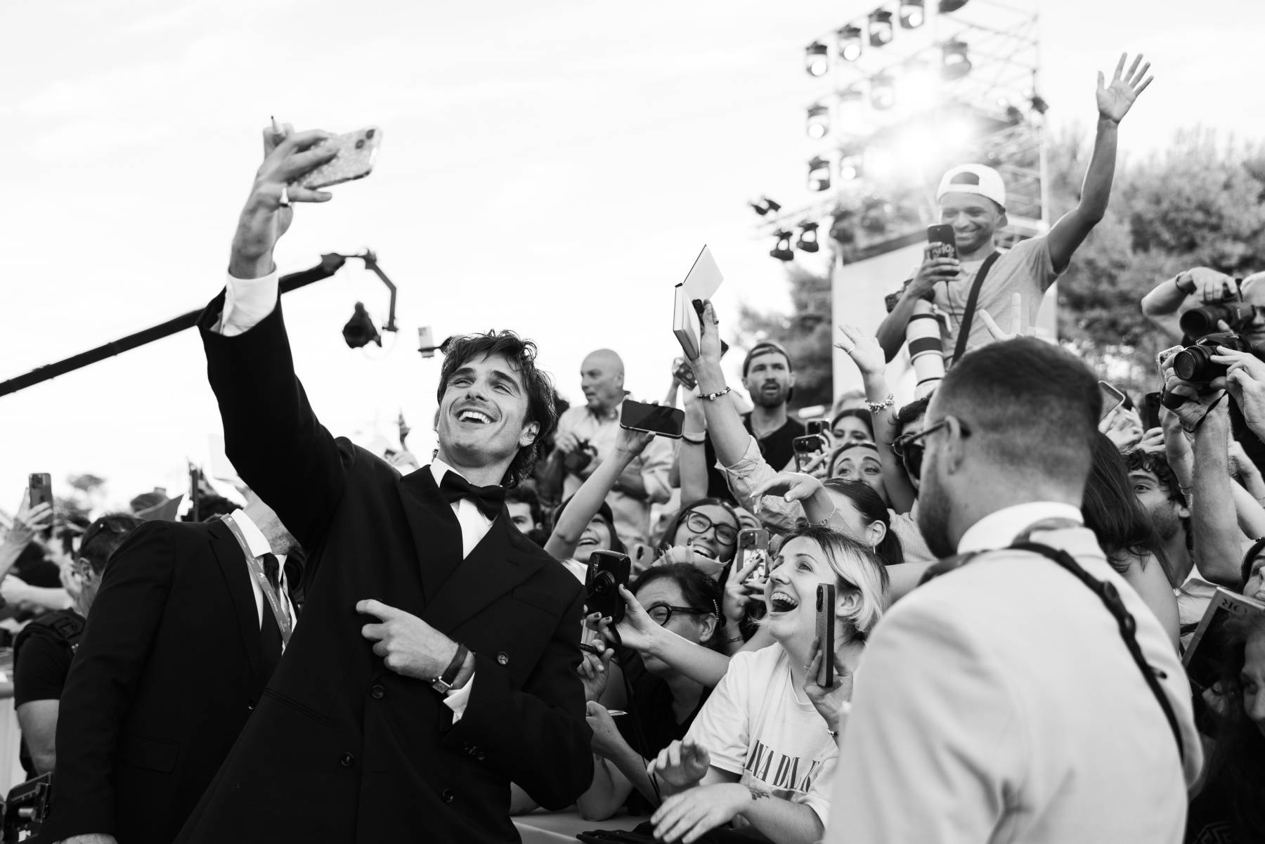 Tanto eccezionale quanto irriconscibile in Frankenstein: Jacob Elordi (Ph. Jacopo Salvi La Biennale di Venezia Foto ASAC)