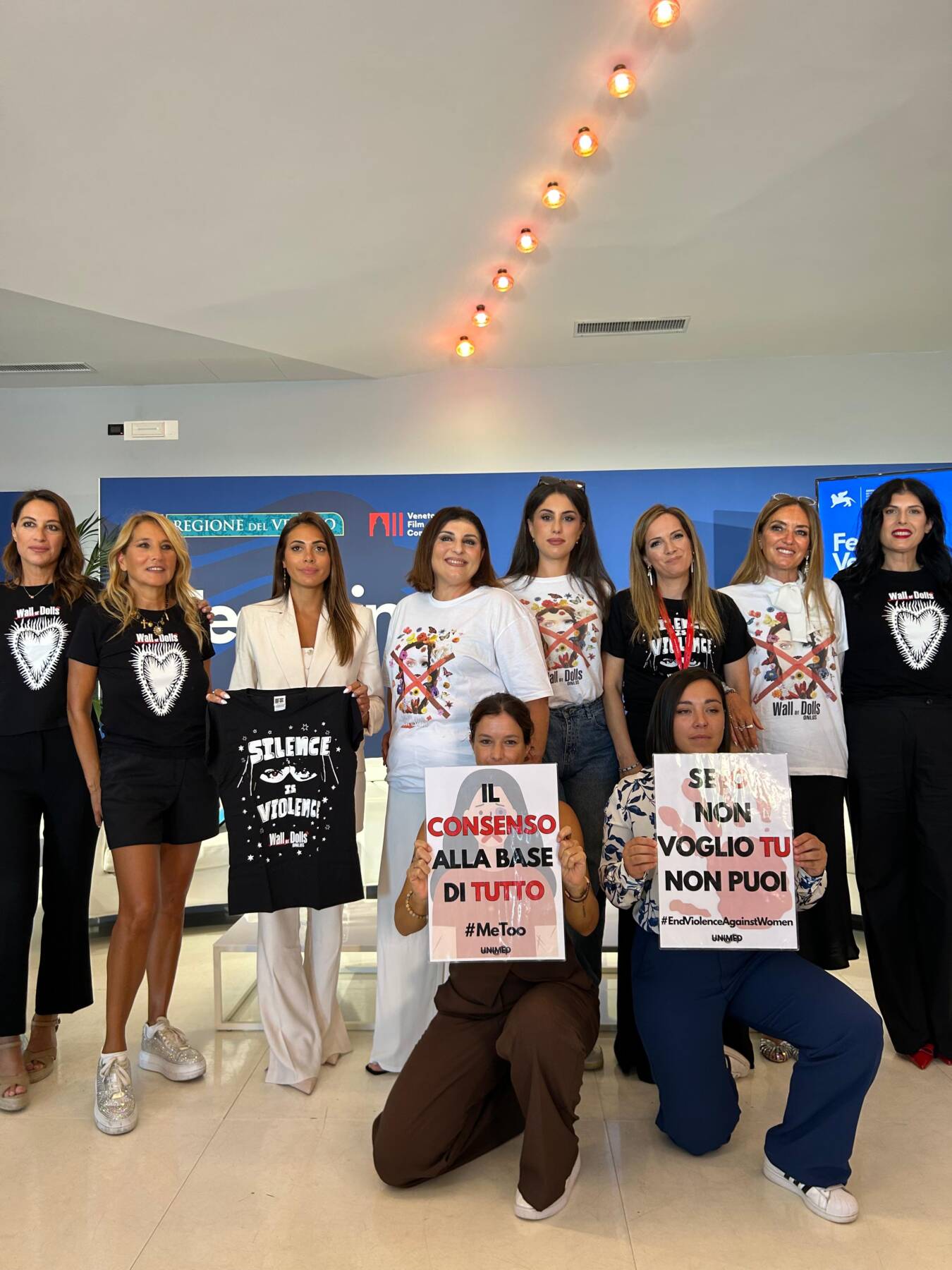 jo Squillo con le ragazze protagoniste (Ph. courtesy Regione del Veneto)