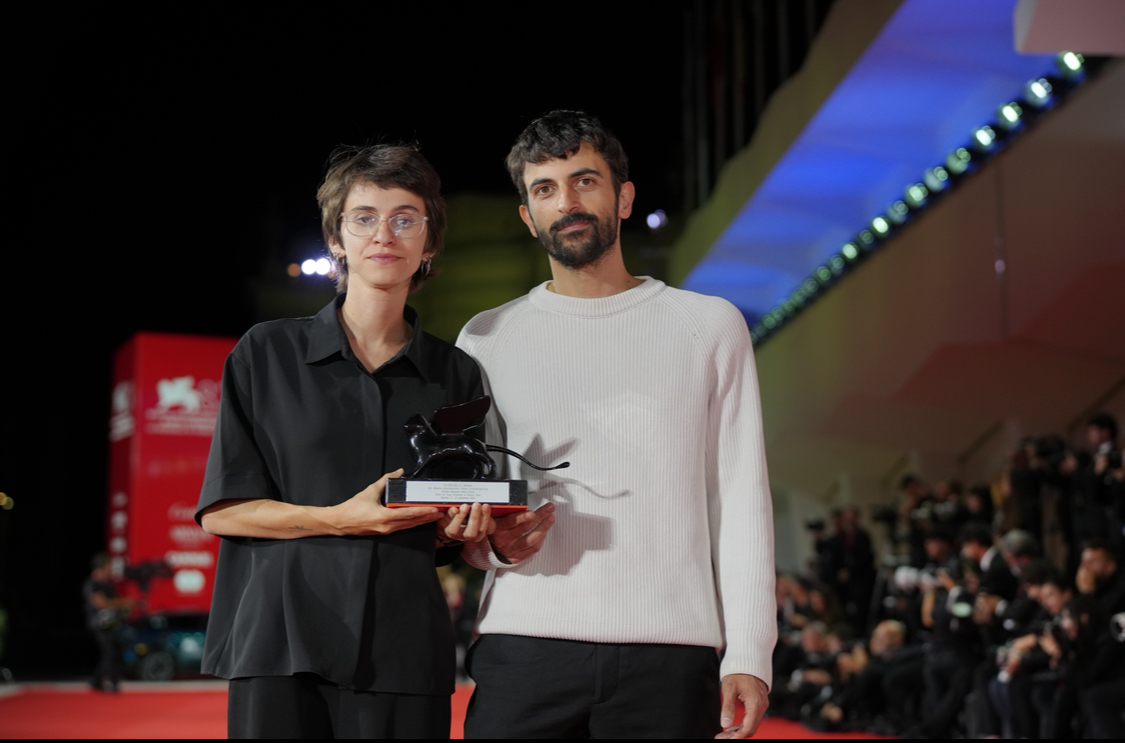 Rachel Szor e Yuval Abraham registi di Naza, premiato a Venezia con il Premio Speciale della Giuria (Ph. Andrea Avezzù, la Biennale di Venezia)