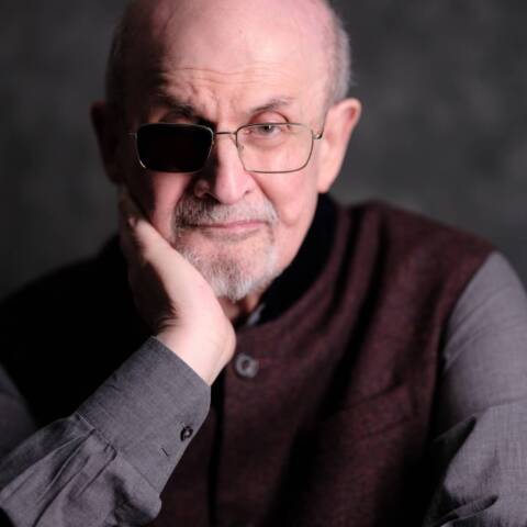 Lo scrittore Salman Rushdie (ph. Rachel Eliza Griffiths)