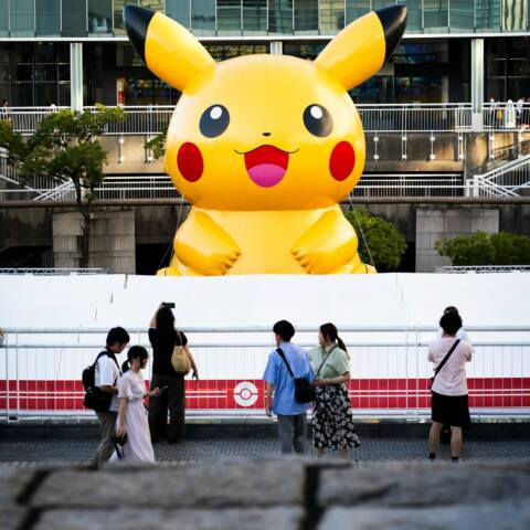 Un Pikachu gigante celebra l’epopea Pokemon (Ph. via Unsplash / Wiryan Tirtarahardjia)