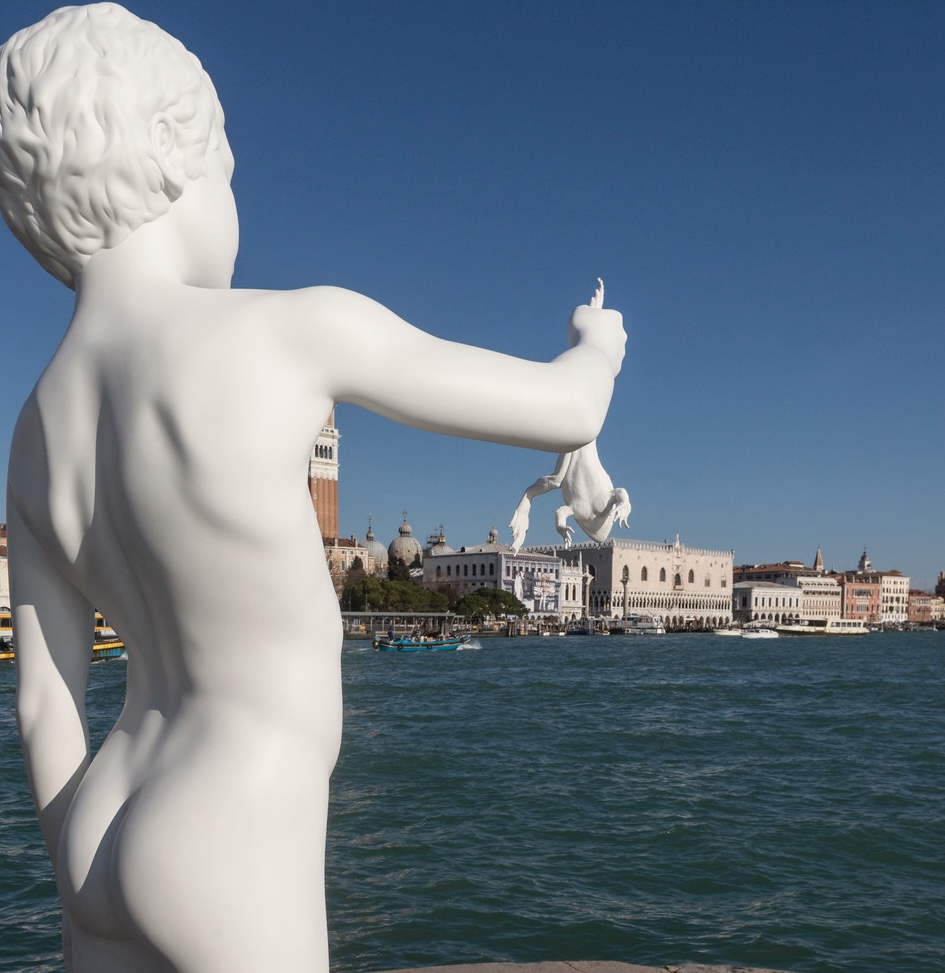 Il Ragazzo con la Rana a Punta della Dogana (Ph. Egisto Sani via Flickr)