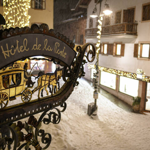 L'insegna originale de l'Hotel de La Poste a Cortina (Ph. archivio, courtesy ufficio stampa Hotel de la Poste))