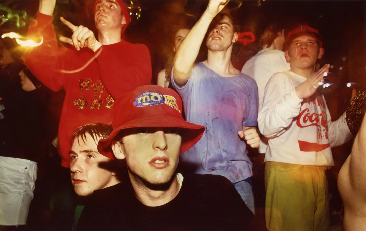 Tony Davis, Ravers at the Eclipse, Coventry, 1991 © Tony Davis.(Ph. Press Office Tate Modern Courtesy of British Culture Archive)