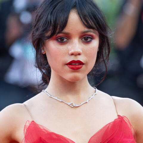 Jenna Ortega, per tutti l'nterprete di Mercoeldì ci fa riflettere sulle relazioni (Ph. Openverse / wikimedia — Harald Krichel)